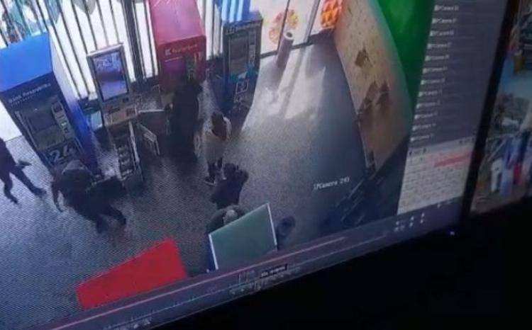 "Bravo"dakı silahlı insidentin yeni detalları - Saxlanılanlar var 