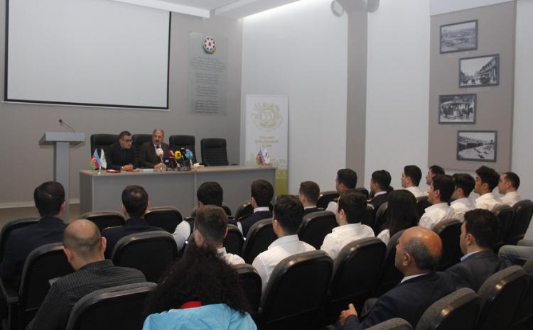 12 gənc metropolitenin ən tanınmış peşəsinə yiyələnib 
