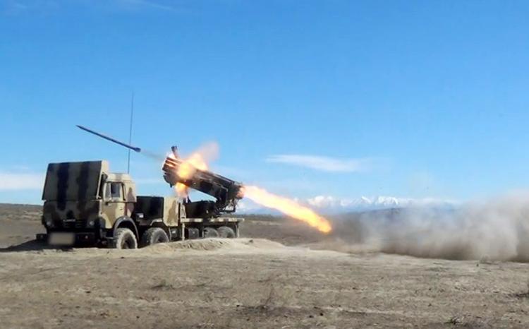 Продолжаются учения ракетно-артиллерийских войск - ВИДЕО