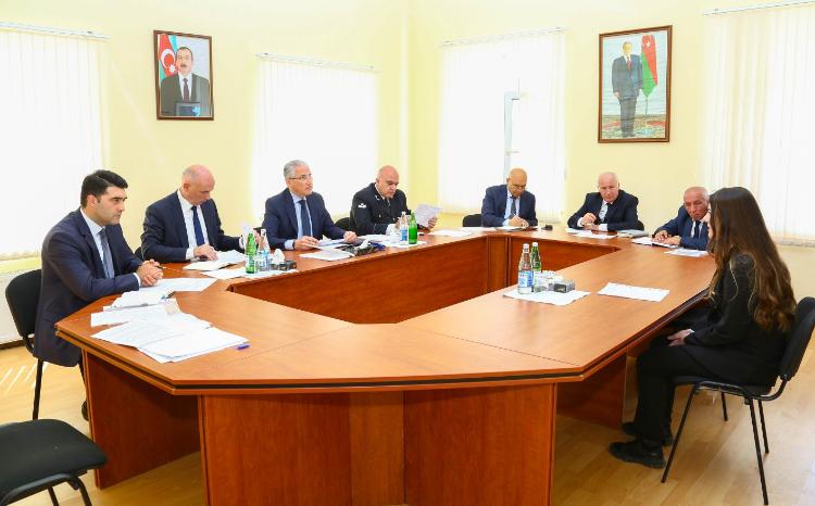 Ekologiya və təbii sərvətlər naziri Oğuzda vətəndaşları qəbul edib 