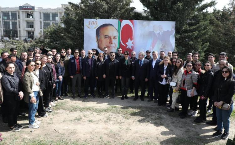 Ombudsman və Aparatın kollektivi Ulu Öndər Heydər Əliyevin 100 illik yubileyinə həsr edilən növbəti ağacəkmə aksiyasında iştirak ediblər 