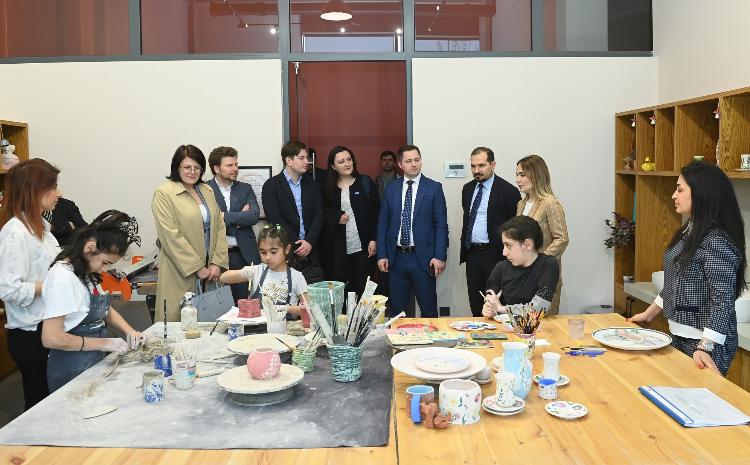 Moldovanın əmək və sosial müdafiə naziri DOST İnklüziv İnkişaf və Yaradıcılıq Mərkəzi ilə tanış olub 
