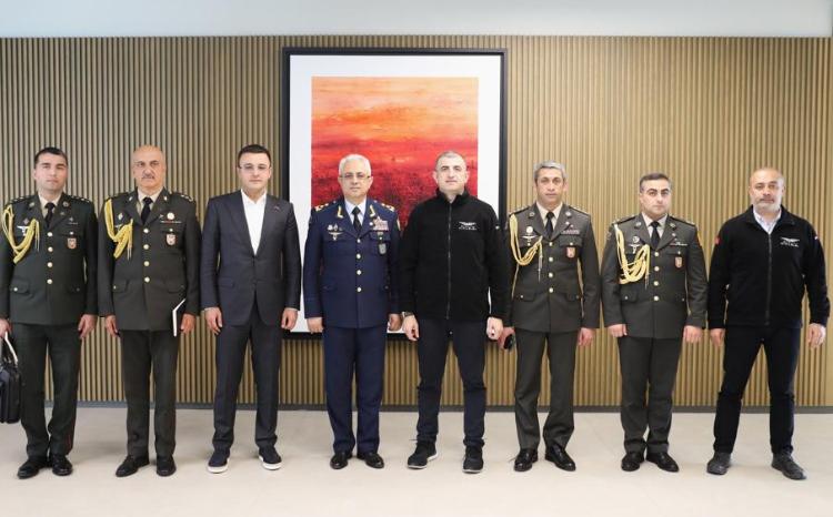 Müdafiə Nazirliyinin nümayəndə heyəti "Özdemir Bayraktar Milli Texnologiya Mərkəzi"ni ziyarət edib 