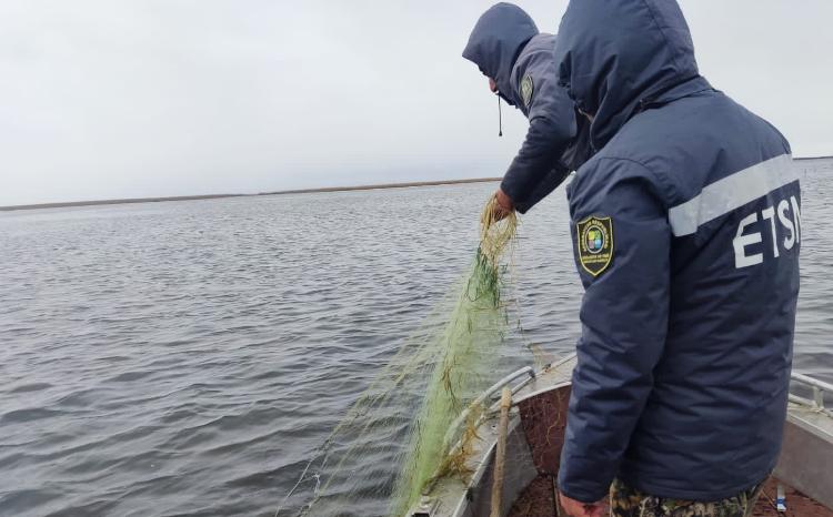ETSN: Su hövzələrindən 540 metr uzunluğunda sintetik tor götürülüb 