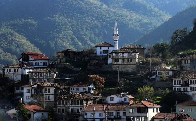 "Sakit şəhər" Taraklı ziyarətçilərini tarixi səyahətə çığırır 
