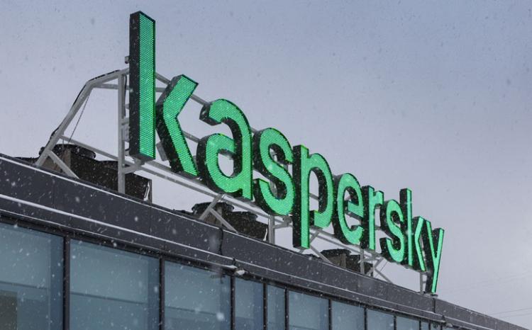 75% родителей в Азербайджане не спрашивают у детей разрешения на размещение информации о них в Интернете 