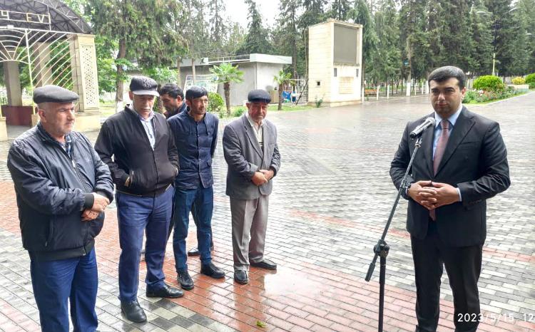 Baş direktorun müavini Göyçay rayonunda vətəndaşları dinlədi 