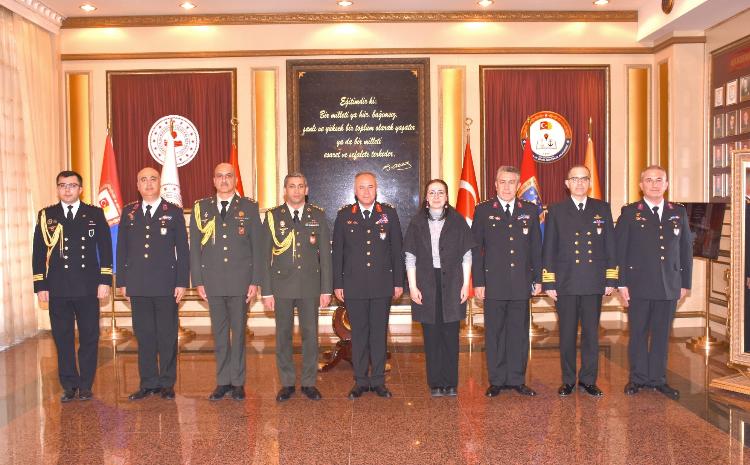 Türkiyədə təhsil alan azərbaycanlı hərbçilərlə görüş 