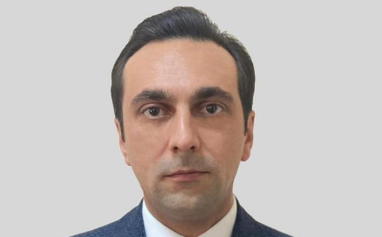Azərbaycanda yüksəkvəzifəli məmur qəfil vəfat etdi 