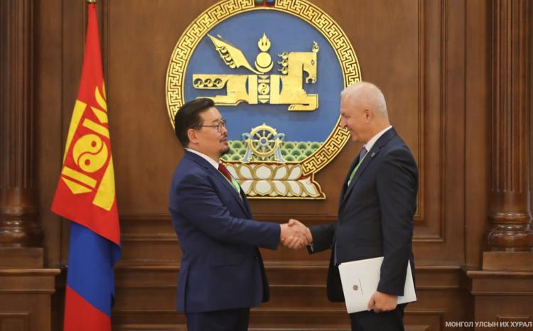 Akademik Şahin Mustafayev Monqolustan parlamentinin sədri Zandanşatar Qombojav ilə görüşüb 