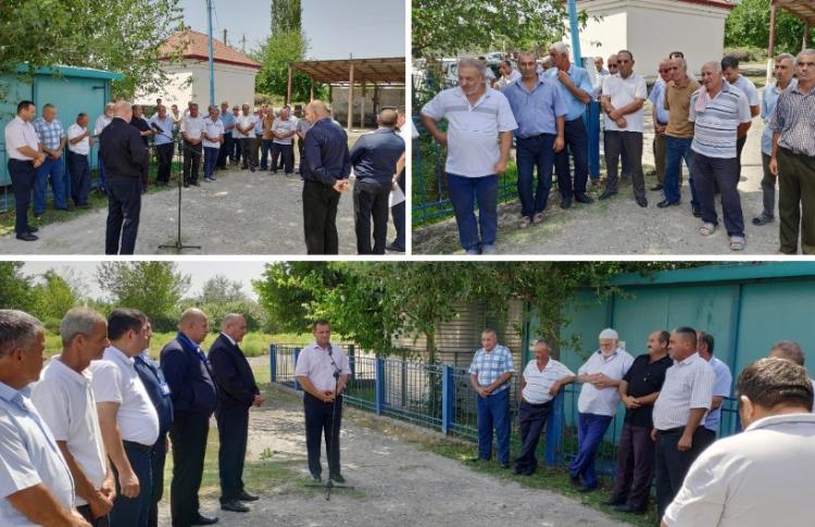 Ucar rayonunun Şahlıq kənd sakinləri "Açıq mikrofon"da 