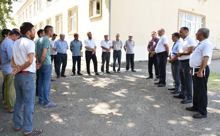 Həftənin ilk "Açıq mikrofon" aksiyası Xaçmaz rayonunda keçirildi 