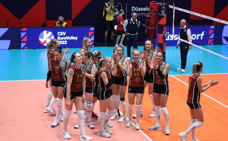 Qadın voleybolçulardan ibarət millimiz Yunanıstan yığmasına qalib gəlib 
