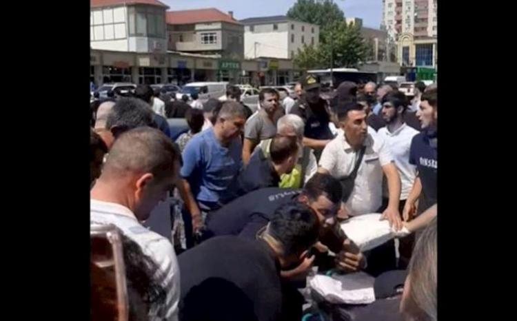 В Баку искромсали ножом женщину Шокирующее - ВИДЕО