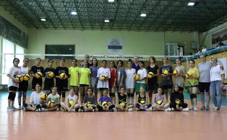AVF-də 15 yaşadək qızlar arasında keçirdiyi seleksiya məşqlərinin növbəti mərhələsi başa çatıb 