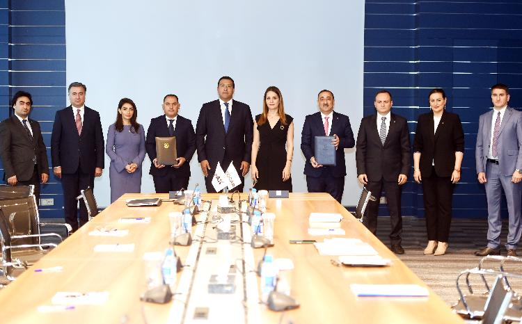 SOCAR ilə Antiinhisar və İstehlak Bazarına Nəzarət Dövlət Xidməti arasında görüş keçirilib 