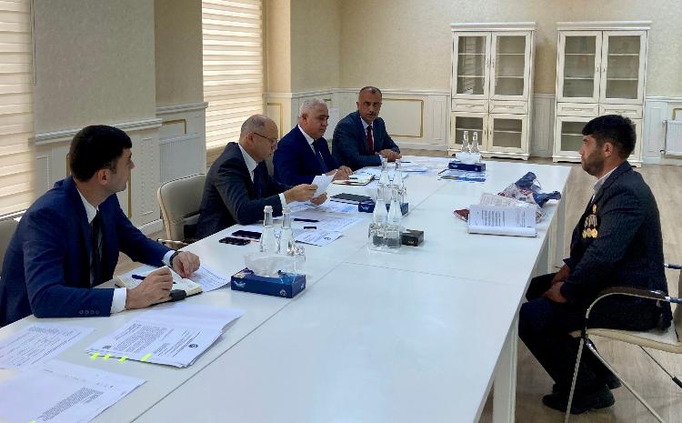 Energetika naziri Gədəbəydə vətəndaşları qəbul edib 