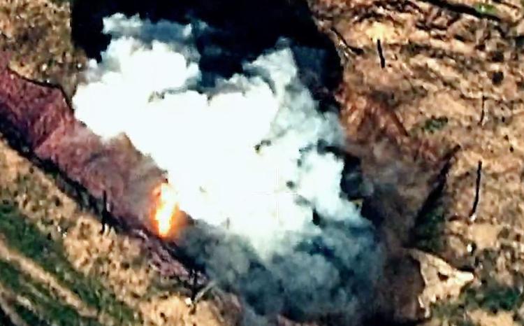 Mülki infrastrukturumuzu hədəfə alan Ermənistan silahlı qüvvələrinin birləşmələrinə məxsus top qurğusunun məhv edilməsi anı - VİDEO