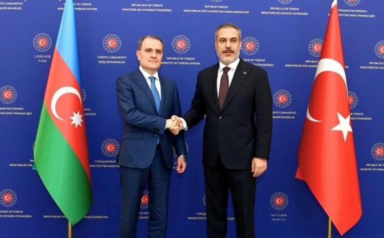 Azərbaycanın və Türkiyənin XİN başçıları bölgədəki son vəziyyəti müzakirə ediblər 