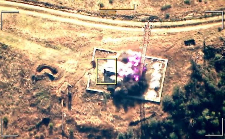 Ermənistan silahlı qüvvələrinin birləşmələrinə məxsus hərbi təyinatlı radiotexniki qovşağın zərərsizləşdirilməsi anı - VİDEO