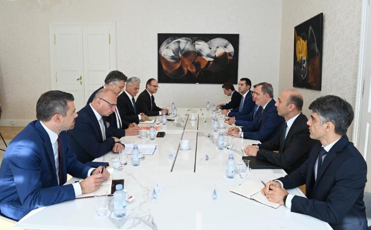 Azərbaycan-Xorvatiya tərəfdaşlığının gücləndirilməsi istiqamətində müzakirələr aparılıb 