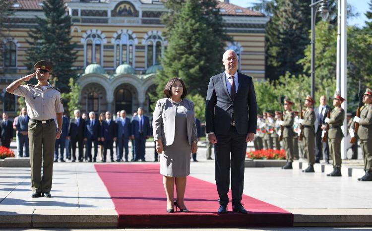 Milli Majlis Chair Sahiba Gafarova Goes to Unknown Soldier Memorial in Sofia 
