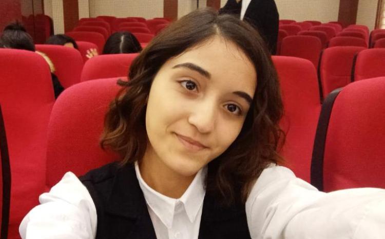 Kamil palançı, yoxsa yarımçıq papaqçı? 