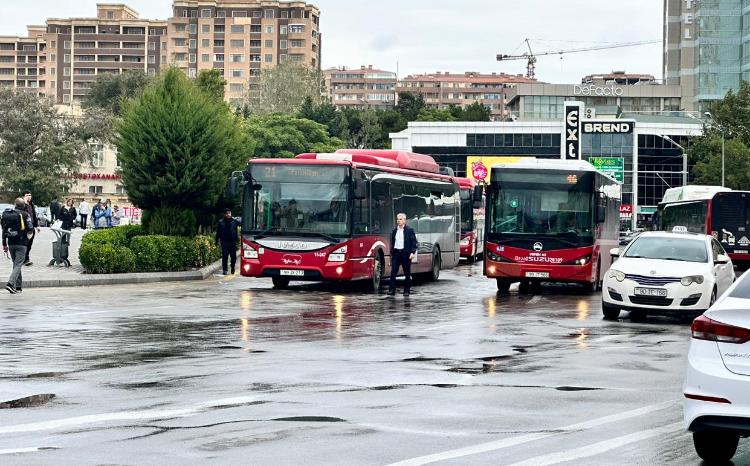 İctimai nəqliyyatın hərəkətinin tənzimlənməsi istiqamətində işlər davam etdirilir 