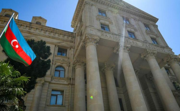 Azərbaycan XİN Makrona cavab verdi 