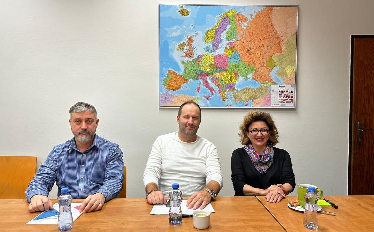 Исполнительный директор AMADA расширяет зарубежное сотрудничество в научно-образовательной сфере 