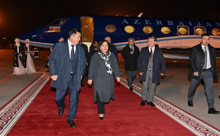 Спикер Милли Меджлиса Сагиба Гафарова прибыла в Кыргызскую Кыргызстан с рабочим визитом 