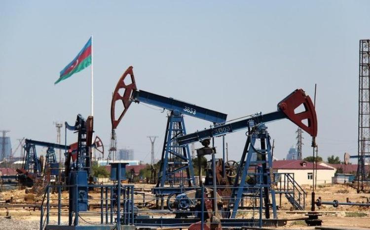 Daily crude oil production in Azerbaijan amounted to 492 thousand barrels in November 