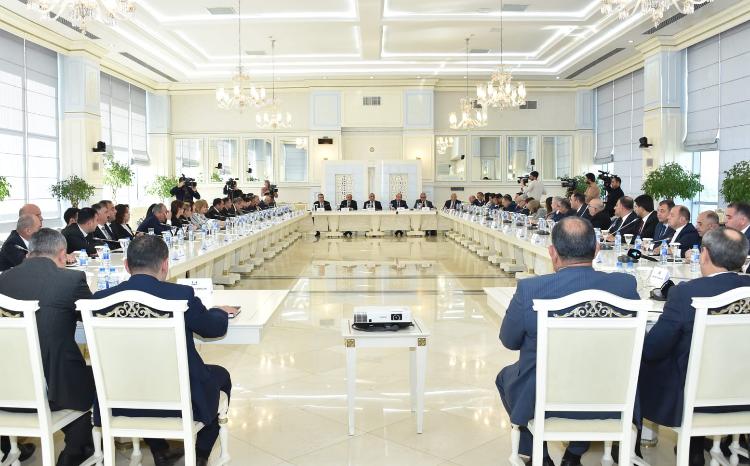 Milli Məclisdə Heydər Əliyev irsi ilə bağlı dinləmə keçirilir 