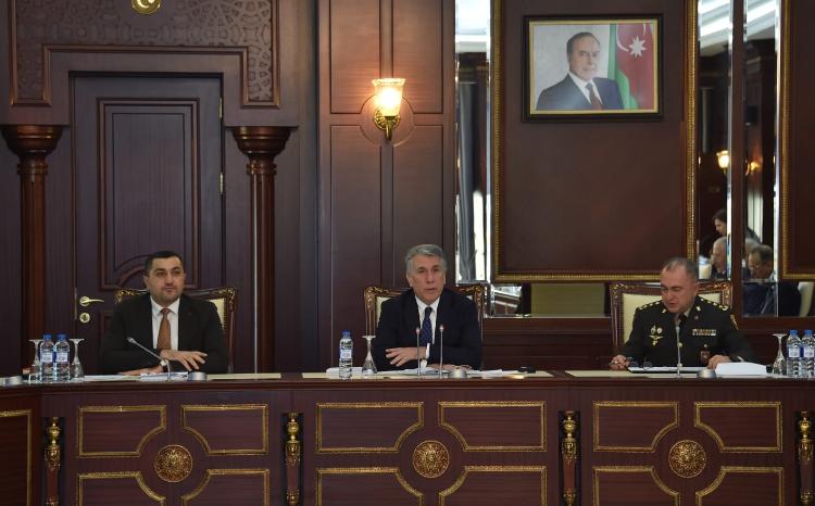 Müdafiə, təhlükəsizlik və korrupsiya ilə mübarizə komitəsinin iclasında 