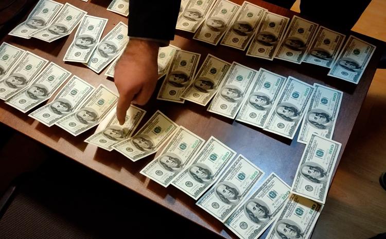 Şirvanda saxta dollar satan dəstə üzvləri saxlanılıb - VİDEO