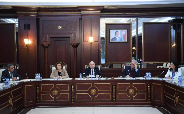 Milli Məclisin Əmək və sosial siyasət komitəsinin 2024-cü ilin yaz sessiyasında ilk iclası keçirilib 