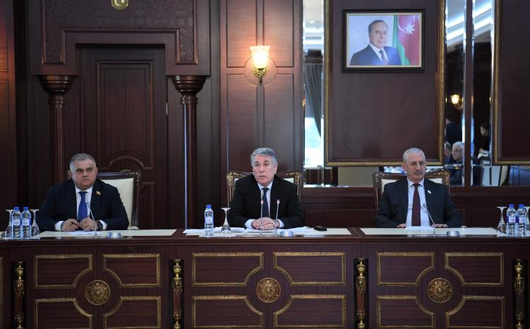 Müdafiə, təhlükəsizlik və korrupsiya ilə mübarizə komitəsinin iclasında 