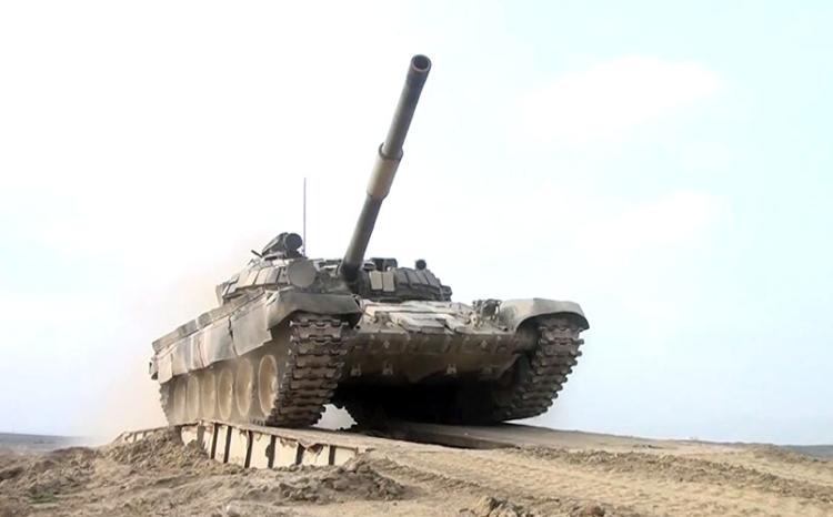 A training course for tank and combat vehicle crews is held - VIDEO