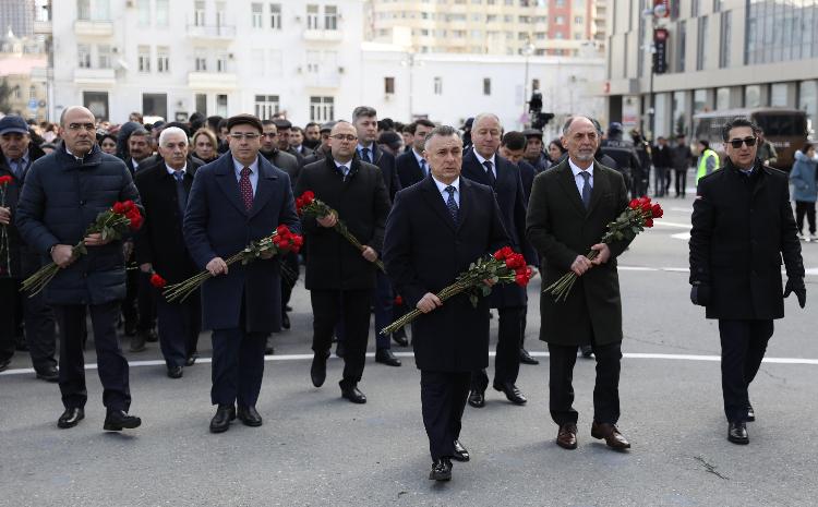 Руководство Министерства здравоохранения почтило память жертв Ходжалинского геноцида 