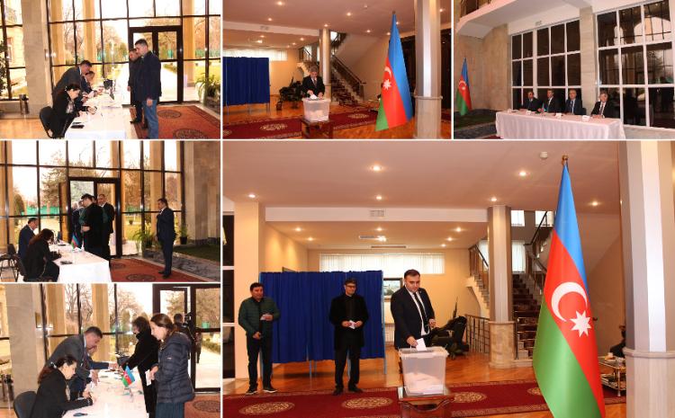 Azərbaycanın Özbəkistandakı səfirliyində növbədənkənar prezident seçkiləri ilə əlaqədar səsvermə keçirilir 