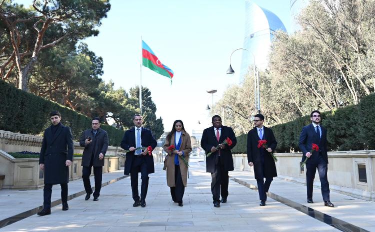 Parlamentlərarası İttifaqın nümayəndə heyəti Şəhidlər xiyabanını ziyarət edib 
