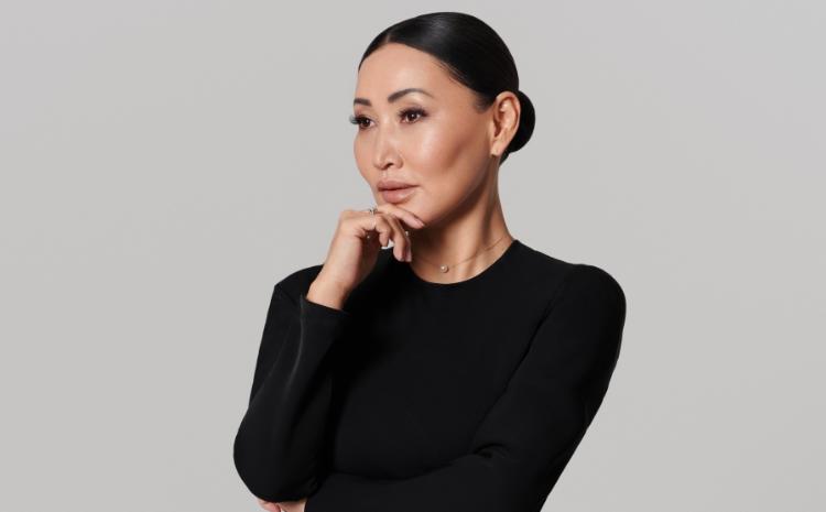 Киргизский специалист по медитации Лаура Омуралиева удостоена награды Millionaire Concept в Баку 