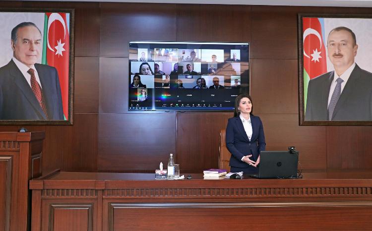 "Dövlət idarəçiliyində Azərbaycan ədəbi dilinin düzgün tətbiq olunması" mövzusunda tədbir keçirilib 