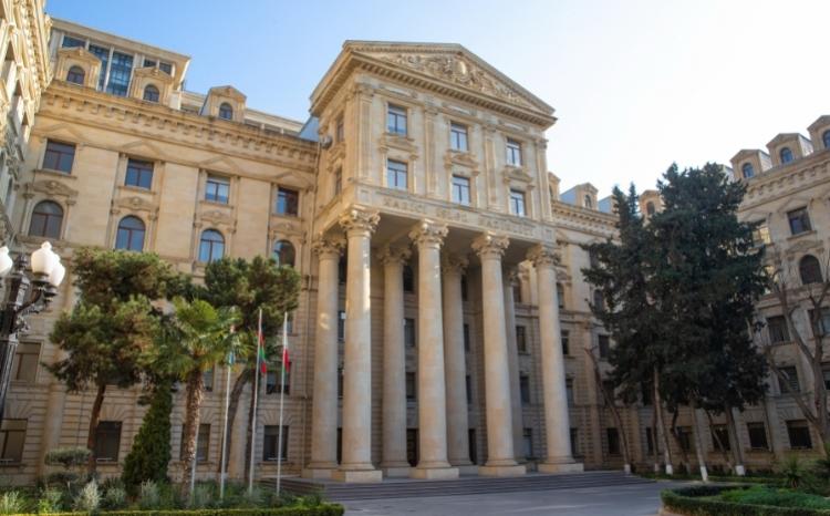 Rəsmi Bakı Moskvada baş verən silahlı hücumu pisləyib 