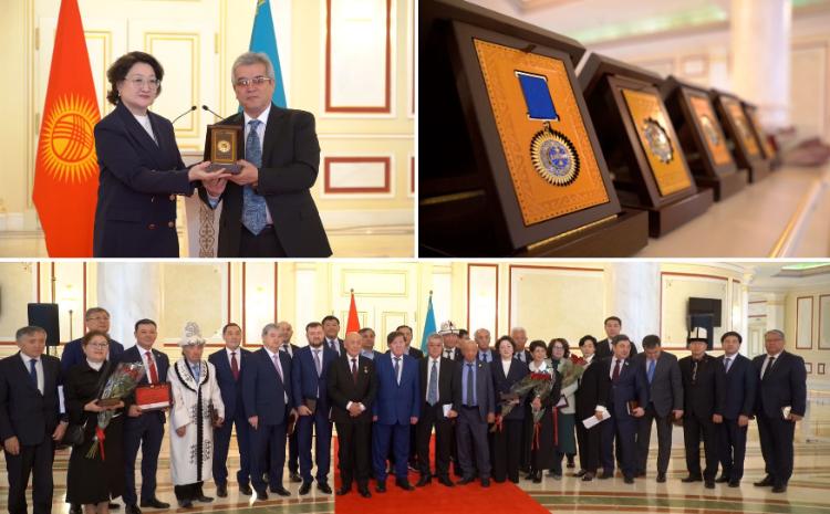Глава Кыргызстана наградил президента Фонда тюркской культуры и наследия 