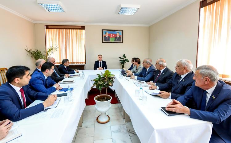 Ali Məclisin komitə iclasında Nazirlər Kabinetinin hesabatı təqdim edilib 