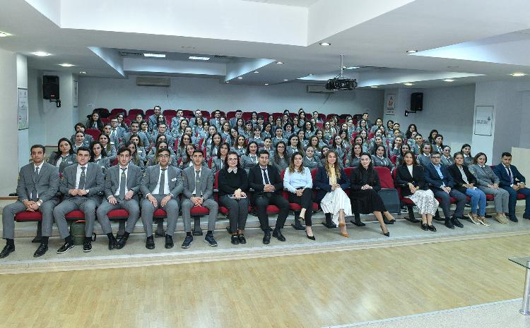 ETX tərəfindən "Məktəblinin dostu" layihəsinin əməkdaşları üçün maarifləndirmə tədbiri keçirilib 