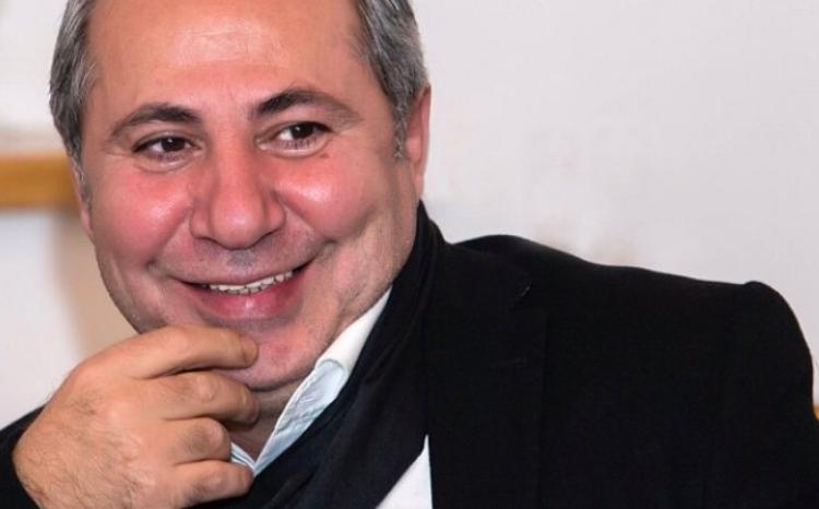 Dövlət Komitəsi xalq artisti Əlixan Səmədovu 60 illik yubileyi münasibətilə təbrik edib 