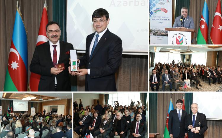 Председатель Государственного комитета встретился в Стамбуле с азербайджанской общиной 