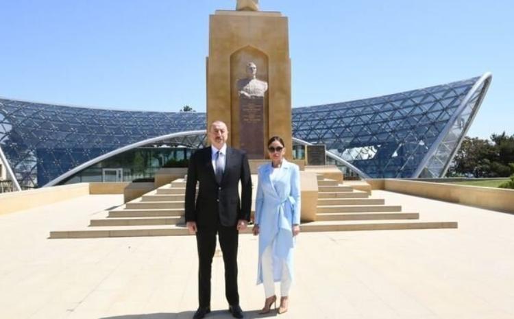 İlham Əliyev və Mehriban Əliyeva Həzi Aslanovun məzarını ziyarət ediblər 
